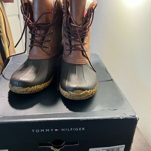 Tommy Hilfiger Brown and Black Lace-Up Boots